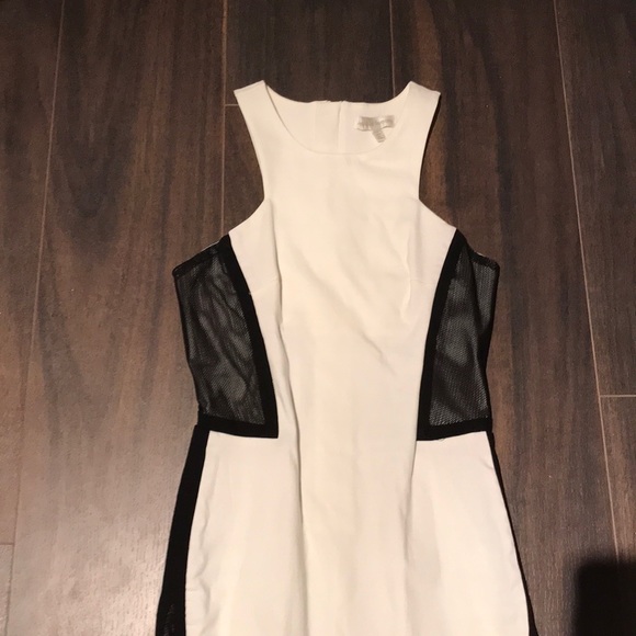 Most flattering and sexy dress ever 💋 - Picture 2 of 3